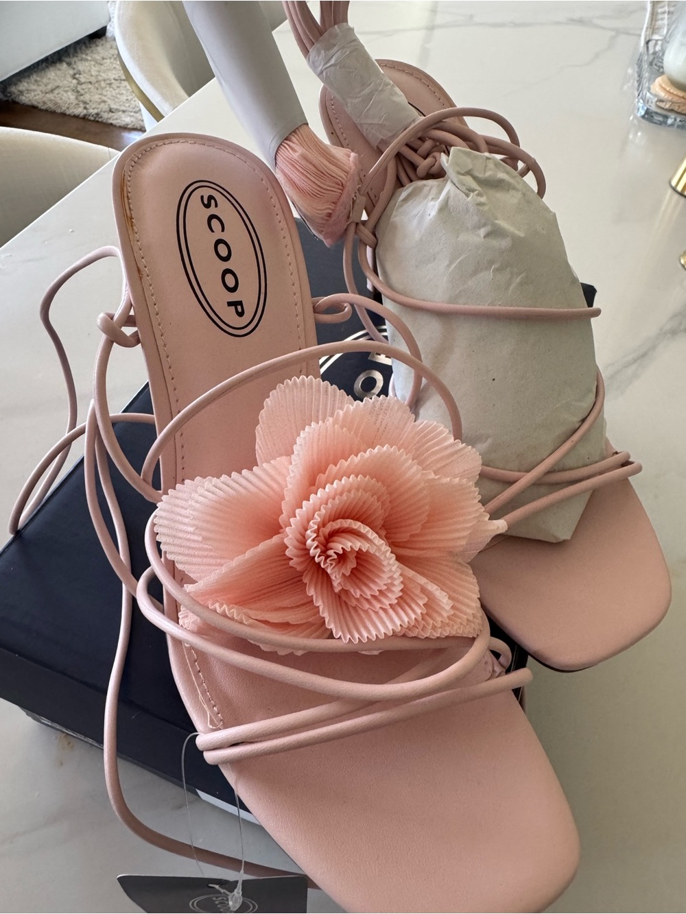 Scoop Women's Pink Floral Strap Sandals Brand new!